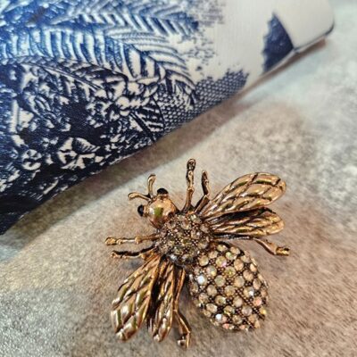 Spilla con ape e strass